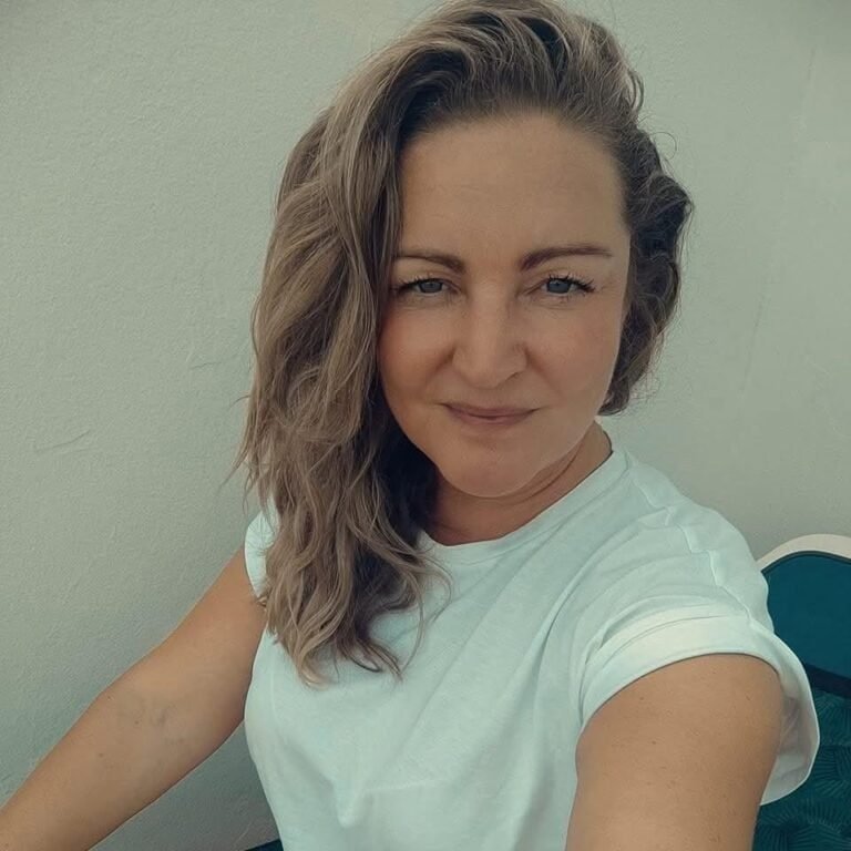solo travel woman over 40